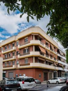 Το κτήριο όπου στεγάζεται  το διαμέρισμα