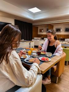 Makanan di atau berdekatan hotel