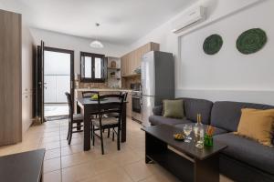 Kuchyň nebo kuchyňský kout v ubytování Lindos Olive Suites
