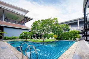 Bazén v ubytování Chanakarn Pool Access Rawai nebo v jeho okolí