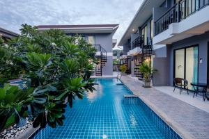 Bazén v ubytování Chanakarn Pool Access Rawai nebo v jeho okolí