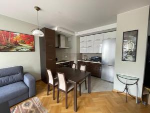 Kuchyňa alebo kuchynka v ubytovaní Apartament Elegant Kiprów