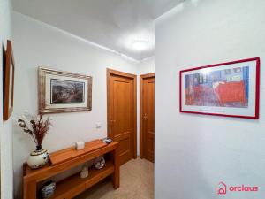 TV a/nebo společenská místnost v ubytování Cala Concha