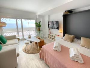 A television and/or entertainment centre at CS7 Kaleria Suites