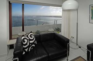 O zonă de relaxare la Wind und Meer 3-Zimmer-Ecksuite Maritim Residenz Travemünde