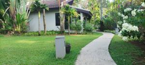 Zahrada ubytování Nang Thong Bay Resort