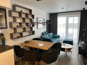 Posedenie v ubytovaní Smart Apartament Grunwaldzka 240