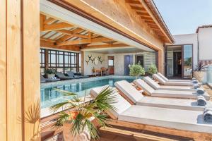 Бассейн в Relais et Châteaux Thalasso & Spa Ile de la Lagune или поблизости