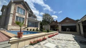 ガバラにあるLuxury Villa BABKのギャラリーの写真