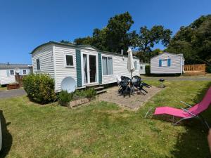 Imagen de la galería de Grand Mobilhome 4 pers 2025 - Granit Rose - Piscine, en Kermaria-Sulard