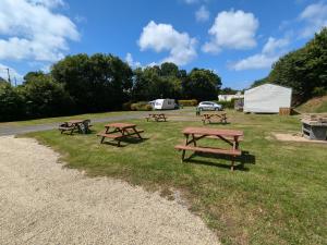 Imagen de la galería de Grand Mobilhome 4 pers 2025 - Granit Rose - Piscine, en Kermaria-Sulard