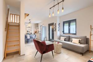 Posezení v ubytování Romantisches Ferienhaus mit Jacuzzi, BBQ, WiFi