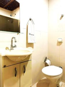 Koupelna v ubytování Apartamento na Orla de Copacabana