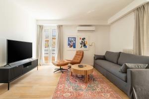 Χώρος καθιστικού στο Bright & Airy 2BD Apt Close To National Garden