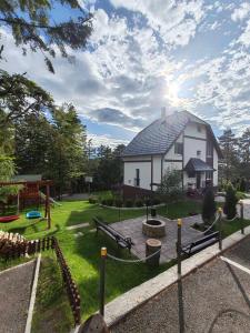 Zahrada ubytování Apartmani Borova Iglica Divčibare