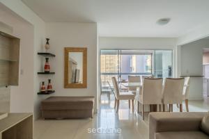 Χώρος καθιστικού στο Apto 3Q c/ churrasq. 500m da praia Itapema ESM602