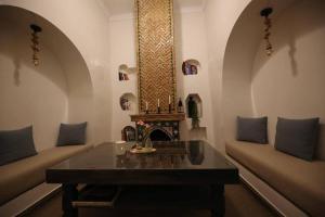 Posezení v ubytování Riad Oum h&N B&B
