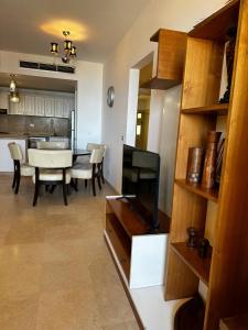 A kitchen or kitchenette at New Marina MP 37