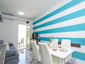 Posezení v ubytování Apartment Aquanur-7 by Interhome