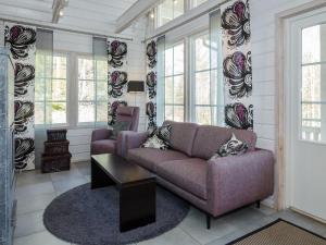 Χώρος καθιστικού στο Holiday Home Kolin helmi 2 by Interhome