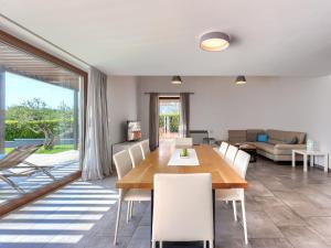 Χώρος καθιστικού στο Villa Luna Bianca by Interhome