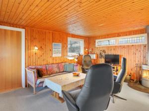 Posezení v ubytování Holiday Home Steni - 250m from the sea by Interhome