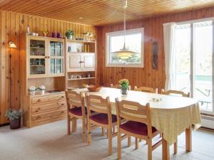 Kuchyň nebo kuchyňský kout v ubytování Holiday Home Steni - 250m from the sea by Interhome