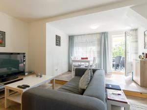 Μια τηλεόραση ή/και κέντρο ψυχαγωγίας στο Apartment Meretei Porta by Interhome