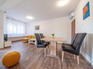 Posezení v ubytování Apartment Alenka by Interhome