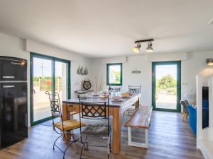 Η κουζίνα ή μικρή κουζίνα στο Holiday Home Ty Man by Interhome +29 φωτογραφίες