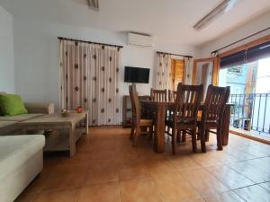 TV a/nebo společenská místnost v ubytování Apartamento San Agustín Playa