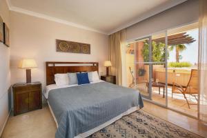 Voodi või voodid majutusasutuse Malibu Mansions Sea View Siute Jacuzzi Malaga Mijas Fuengirola Spain toas +18 fotot