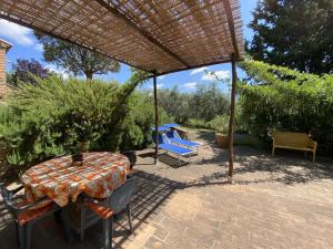 Vonkajšia záhrada v ubytovaní Apartment Levante by Interhome