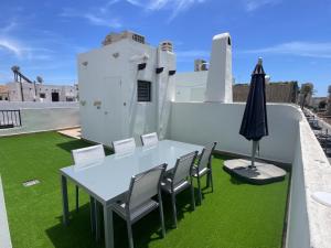 Balkon lub taras w obiekcie Cosy 3-bedroom Duplex with pool close to the beach