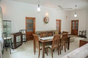 Et opholdsområde på Destine Holiday Bungalow