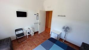 A television and/or entertainment centre at Celtic House B&B