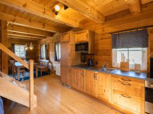 Kuchyň nebo kuchyňský kout v ubytování Holiday Home Bílý Potok by Interhome + 21 fotografií