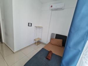 Ruang duduk di Kyu Residence lMÜSLIM HOMESTAYl at Bangi Gateway Service Apartment Wifi Netflix Air-Con in Every Room