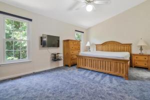 Postel nebo postele na pokoji v ubytování Luxury Townhouse in Alexandria - Washington DC Metro Area