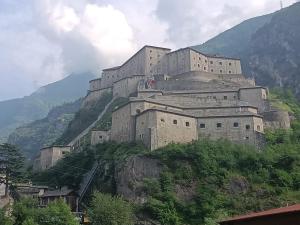Nespecifikovaný výhled na hory nebo výhled na hory při pohledu z hostelu + 7 fotografií