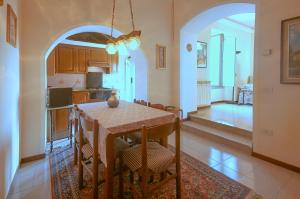 Η κουζίνα ή μικρή κουζίνα στο CASA dei POETI CARDUCCI - Two-Room Apartment for 4 People