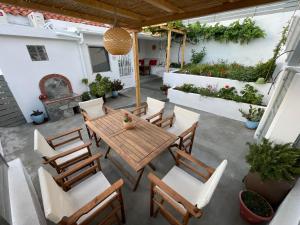 Balkón nebo terasa v ubytování Tsanis Guest House