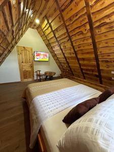 Posteľ alebo postele v izbe v ubytovaní Rustic Lodge Plitvice