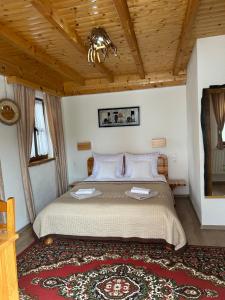 Posteľ alebo postele v izbe v ubytovaní Rustic Lodge Plitvice