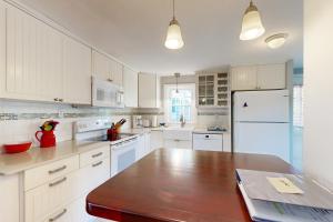 Gallery image of Bogey Bay Bungalow in Harwich Port