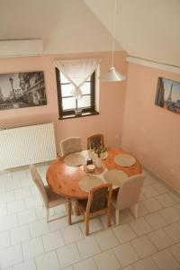 Area soggiorno di Apartmán u Zámku Jindřichův Hradec