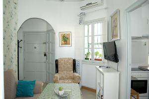 A television and/or entertainment centre at Apartamento San Juan de Dios