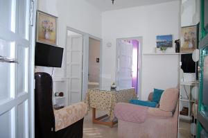 A television and/or entertainment centre at Apartamento San Juan de Dios