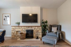 Posezení v ubytování Bright & Spacious 3 BD in the Centre of Bourton!