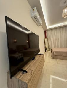 Μια τηλεόραση ή/και κέντρο ψυχαγωγίας στο Tolles Modernes Studio in Selena Bay